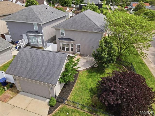 7221 Field Avenue, St Louis, MO 63116