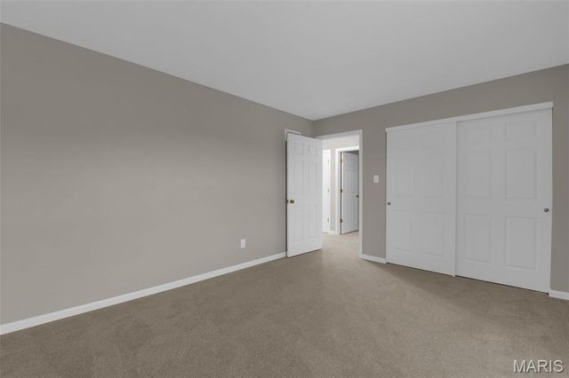 7221 Field Avenue, St Louis, MO 63116