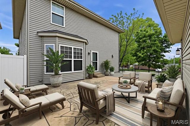 7221 Field Avenue, St Louis, MO 63116