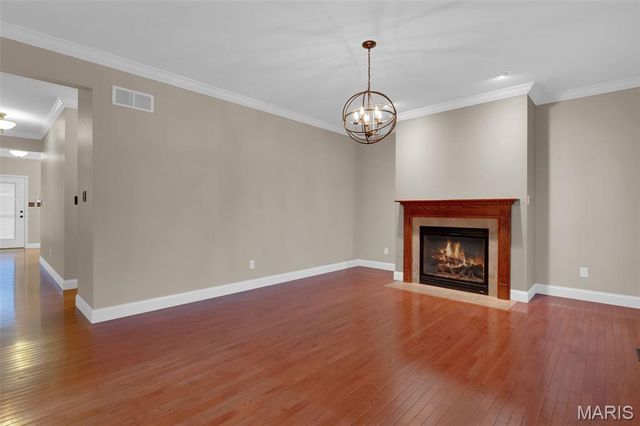 7221 Field Avenue, St Louis, MO 63116