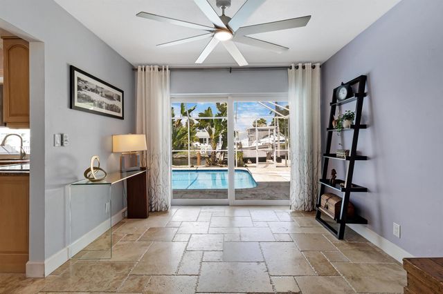 611 SE 9TH Avenue, Pompano Beach, FL 33060