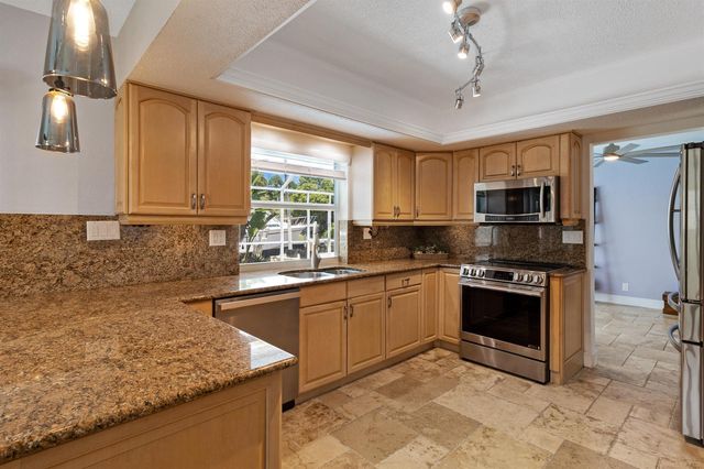 611 SE 9TH Avenue, Pompano Beach, FL 33060