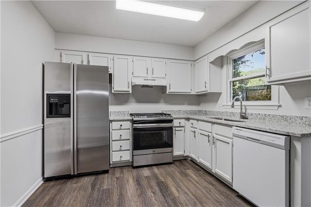 485 Barrington Loop, Roswell, GA 30076