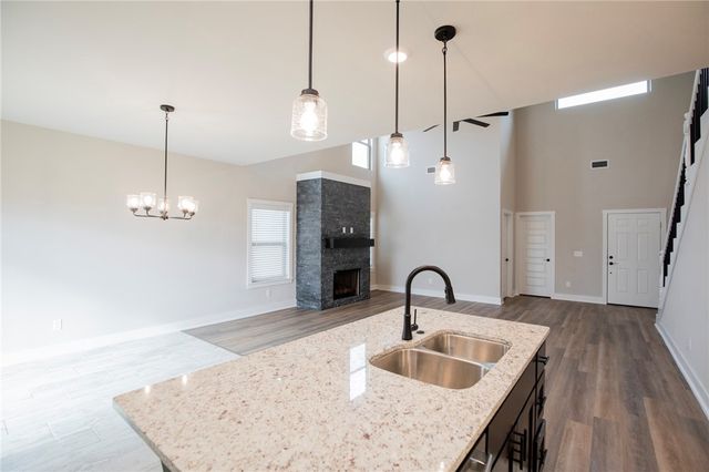 7301 SW Basswood Avenue, Bentonville, AR 72713