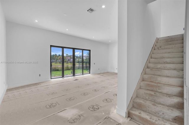 5718 W Ashwood Cir W, Hollywood, FL 33312