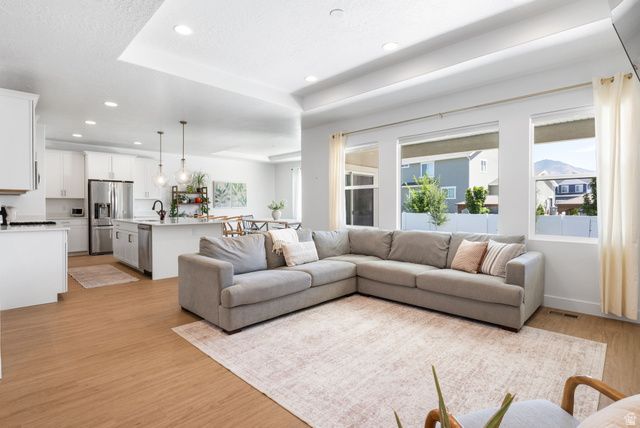 335 S GRANT ST, Mapleton, UT 84664