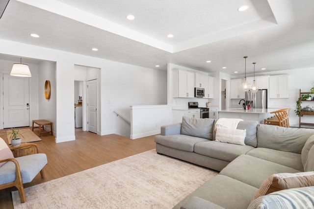 335 S GRANT ST, Mapleton, UT 84664