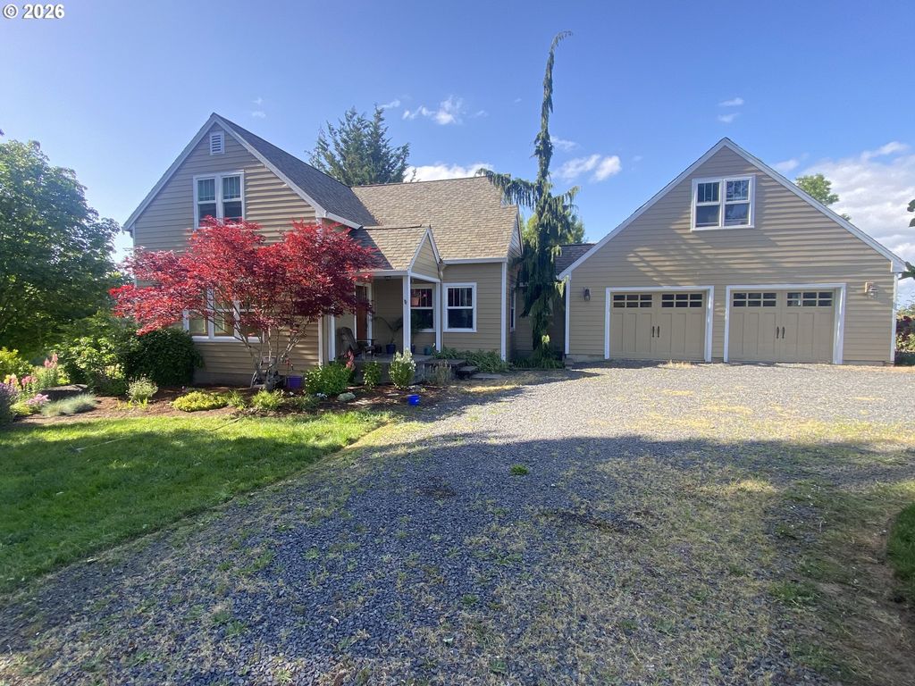 Image 1 of property listing at 11255 KROENIG Rd, Amity, OR 97101