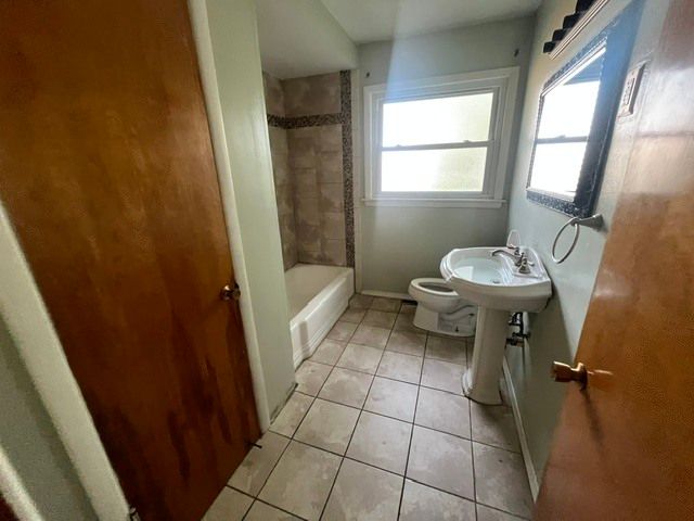 81 E ARQUILLA Drive, Chicago Heights, IL 60411