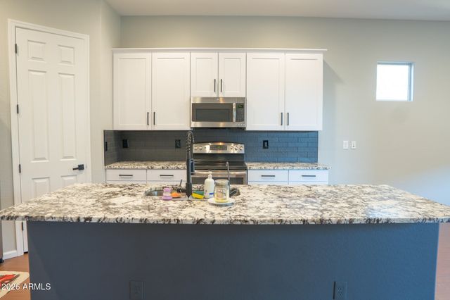 7873 W Fetlock Trail, Peoria, AZ 85383