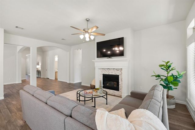 405 Elevation Avenue, Montgomery, TX 77316