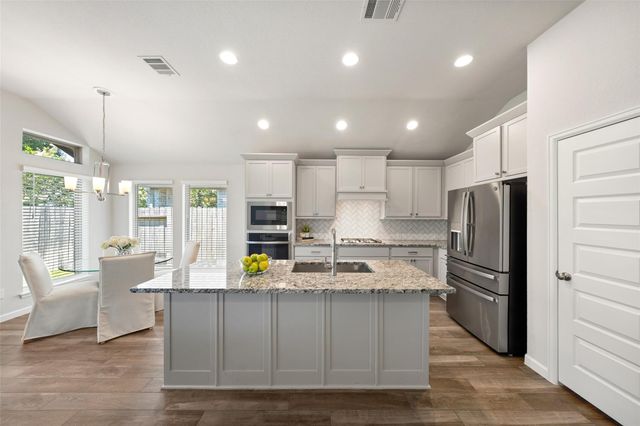 405 Elevation Avenue, Montgomery, TX 77316