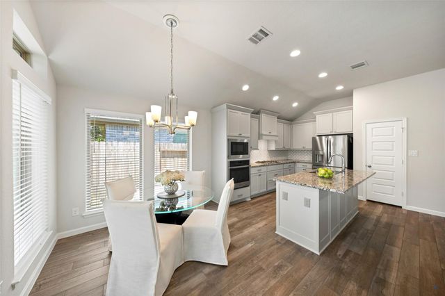 405 Elevation Avenue, Montgomery, TX 77316