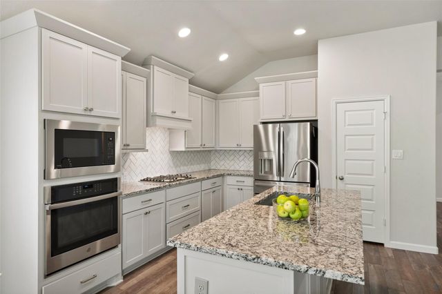 405 Elevation Avenue, Montgomery, TX 77316