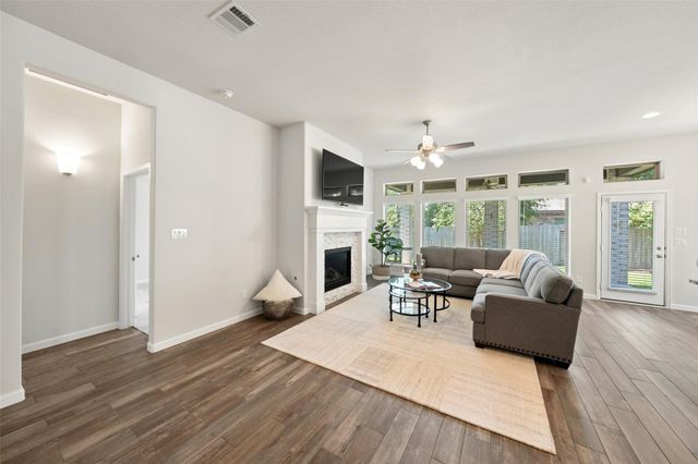 405 Elevation Avenue, Montgomery, TX 77316