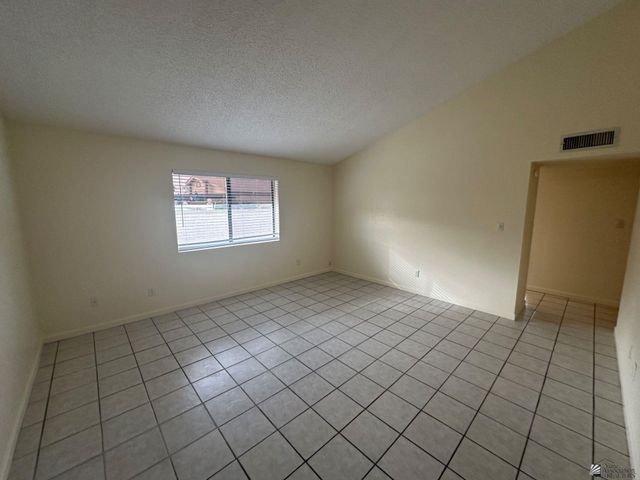 784 W 37 St, Yuma, AZ 85365