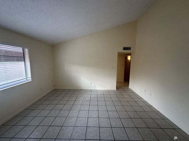 784 W 37 St, Yuma, AZ 85365