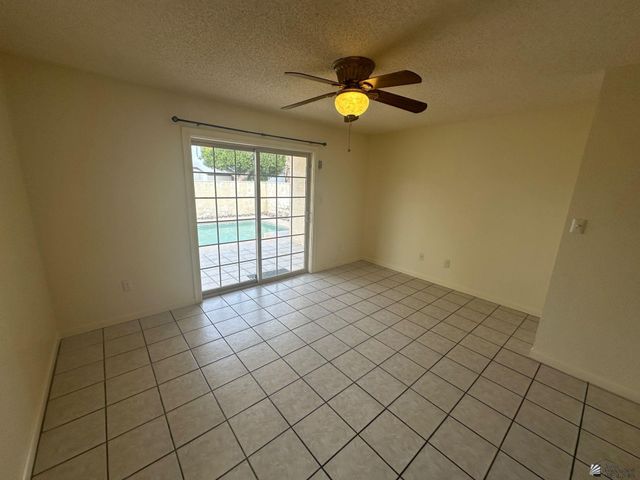 784 W 37 St, Yuma, AZ 85365