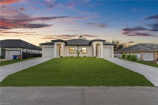 521/523 Lillon AVE S, Lehigh Acres, FL 33974