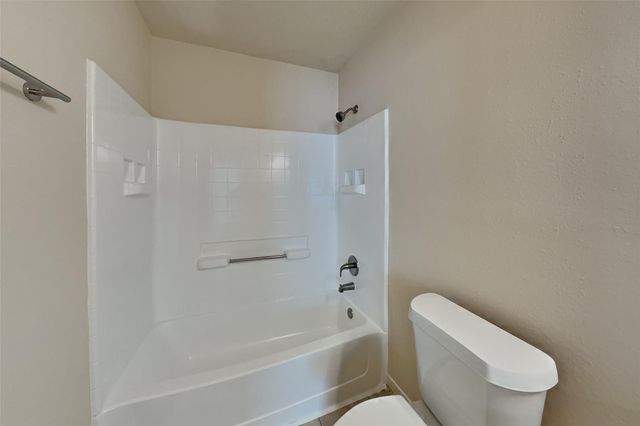 5018 Woodland Meadows Lane, Humble, TX 77346