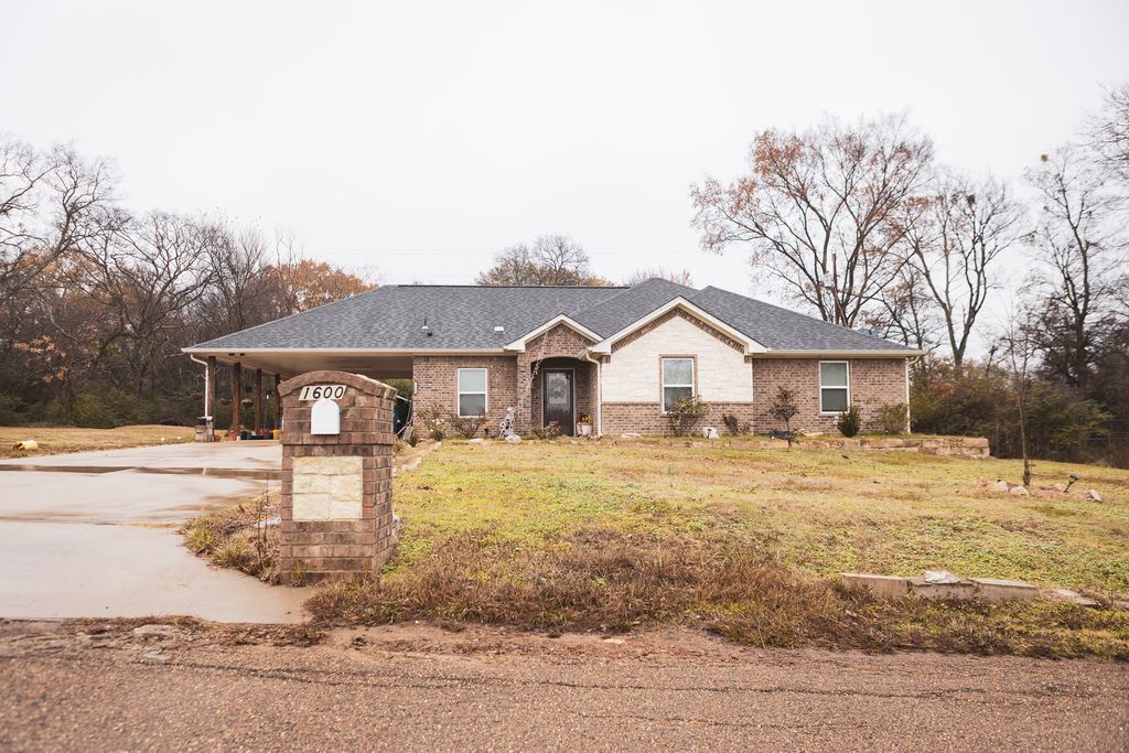 1600 Boatman, Mt Pleasant, TX 75455