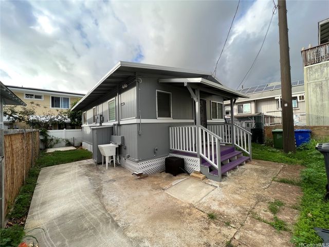3046 Harding Avenue C, Honolulu, HI 96816