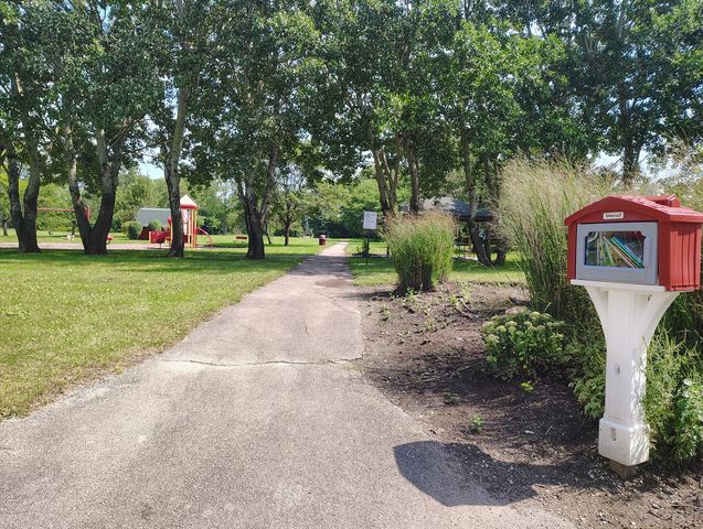 39798 Ackworth Lane, Beach Park, IL 60083