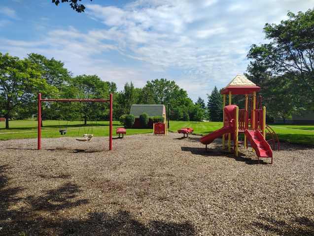 39798 Ackworth Lane, Beach Park, IL 60083