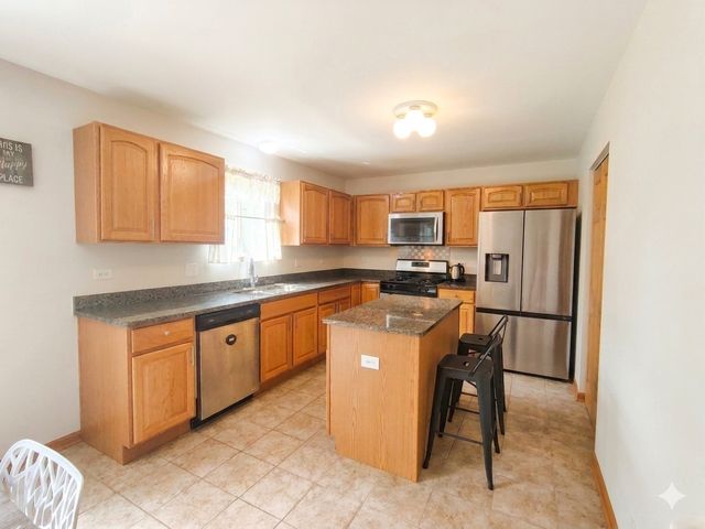 39798 Ackworth Lane, Beach Park, IL 60083
