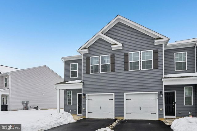 1138 MARTIN RD, Breinigsville, PA 18031