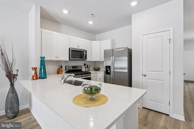 1138 MARTIN RD, Breinigsville, PA 18031