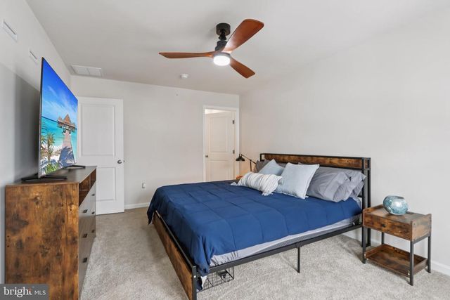 1138 MARTIN RD, Breinigsville, PA 18031