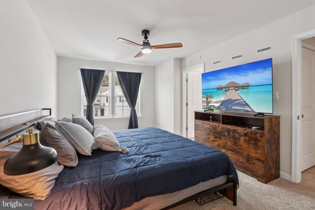 1138 MARTIN RD, Breinigsville, PA 18031