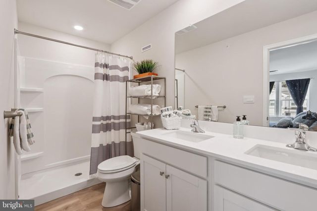 1138 MARTIN RD, Breinigsville, PA 18031