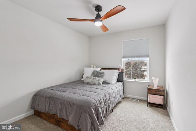 1138 MARTIN RD, Breinigsville, PA 18031