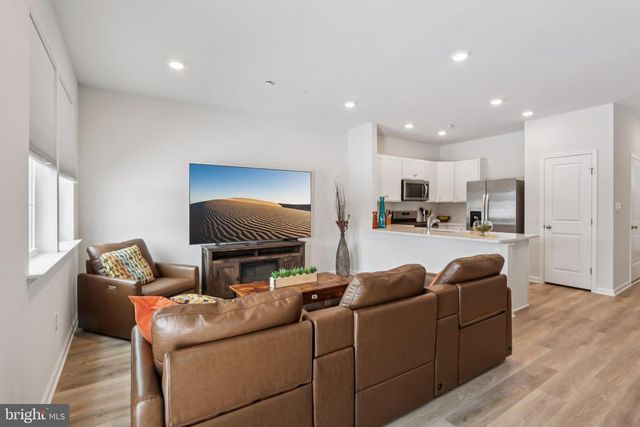 1138 MARTIN RD, Breinigsville, PA 18031