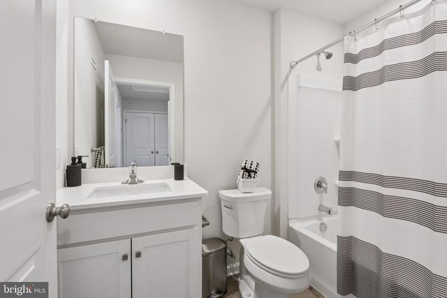 1138 MARTIN RD, Breinigsville, PA 18031