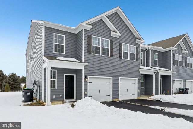 1138 MARTIN RD, Breinigsville, PA 18031