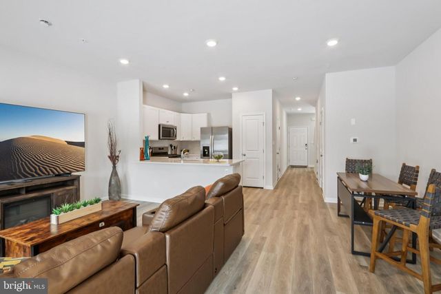 1138 MARTIN RD, Breinigsville, PA 18031