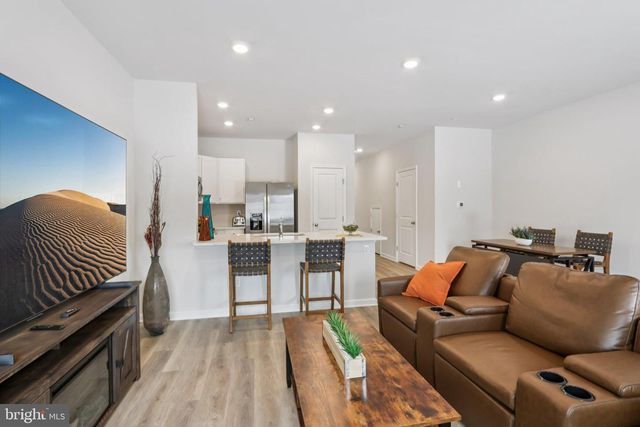 1138 MARTIN RD, Breinigsville, PA 18031