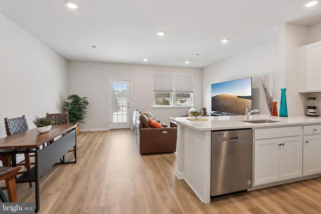 1138 MARTIN RD, Breinigsville, PA 18031