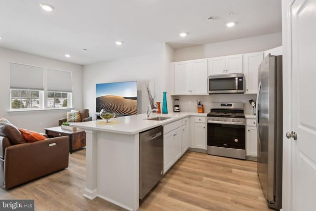 1138 MARTIN RD, Breinigsville, PA 18031