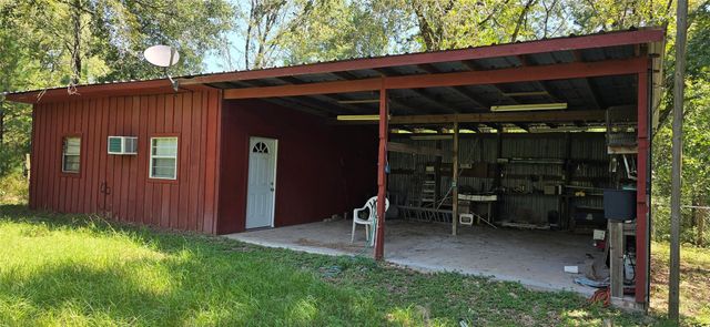 22868 Henson Road, Montgomery, TX 77356