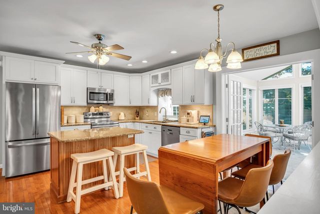904 PEACE DR, Mechanicsburg, PA 17055