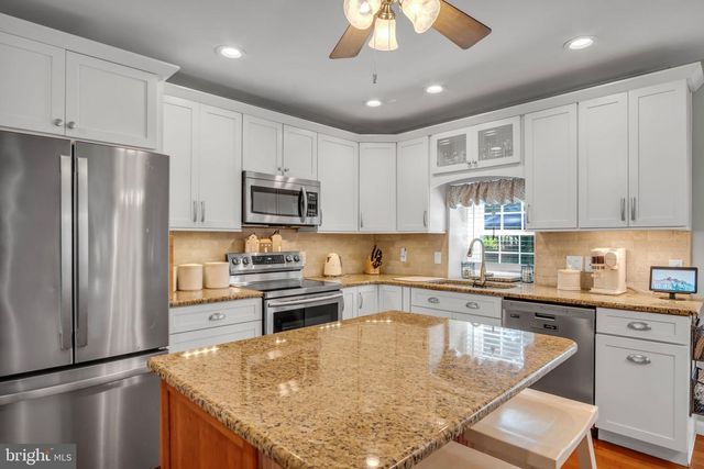 904 PEACE DR, Mechanicsburg, PA 17055