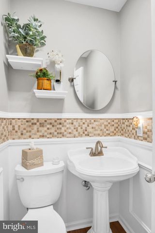 904 PEACE DR, Mechanicsburg, PA 17055