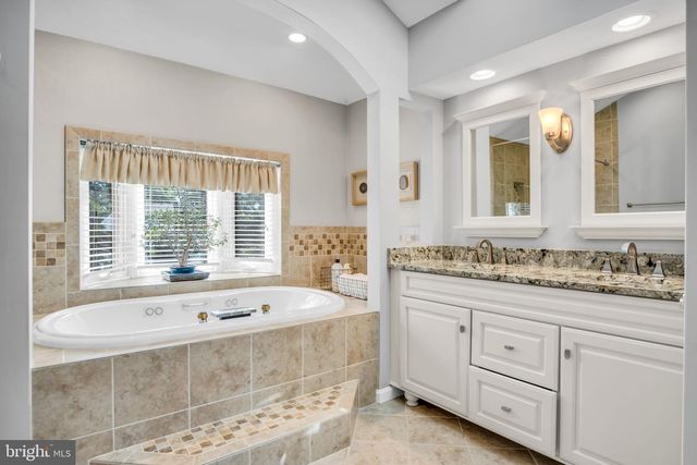 904 PEACE DR, Mechanicsburg, PA 17055