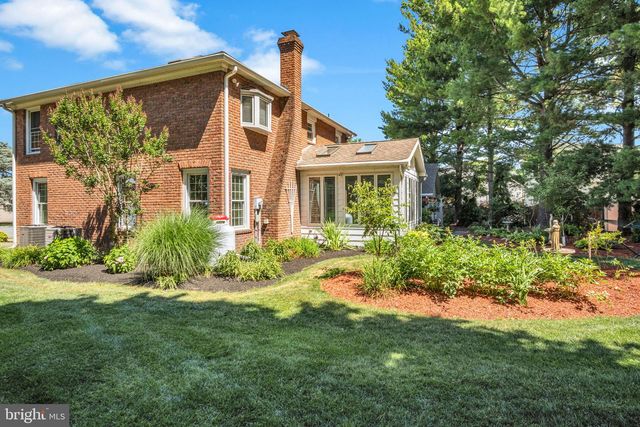 904 PEACE DR, Mechanicsburg, PA 17055