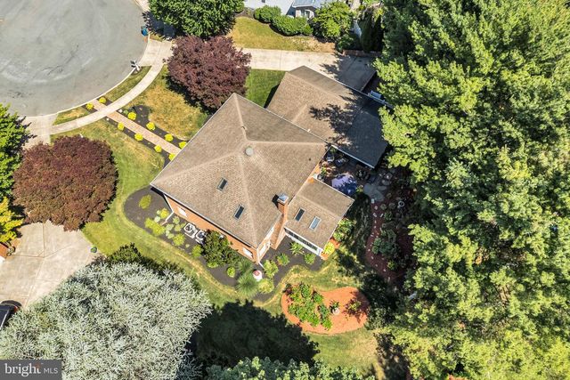 904 PEACE DR, Mechanicsburg, PA 17055