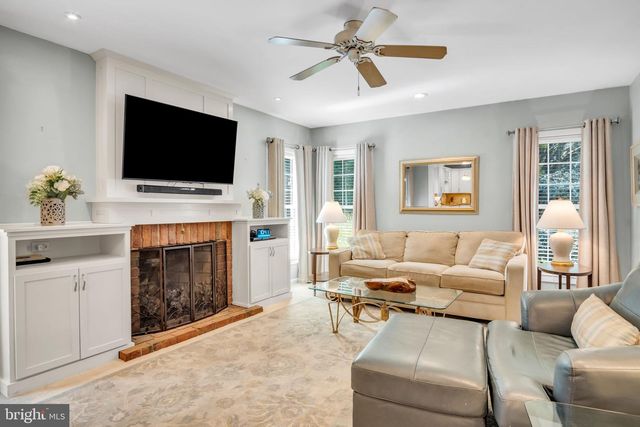904 PEACE DR, Mechanicsburg, PA 17055